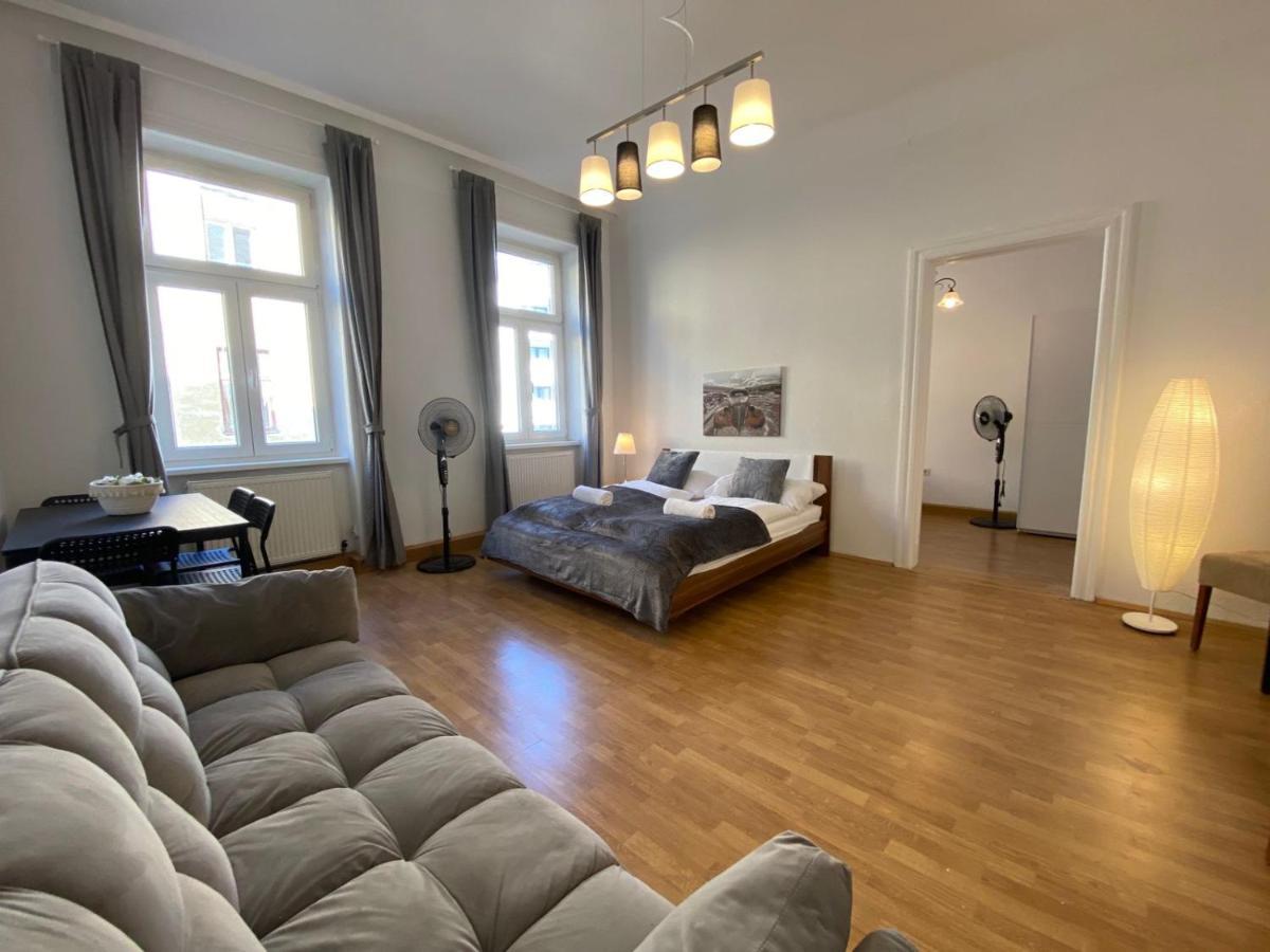 Beautiful 2Br Aptartment 12 Minutes To Downtown Vienna Exterior photo