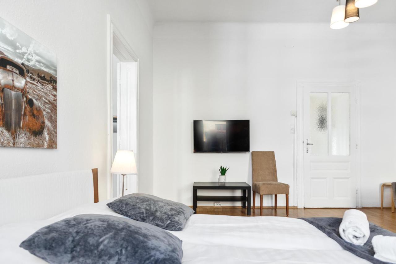 Beautiful 2Br Aptartment 12 Minutes To Downtown Vienna Exterior photo
