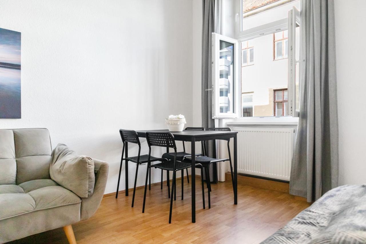 Beautiful 2Br Aptartment 12 Minutes To Downtown Vienna Exterior photo