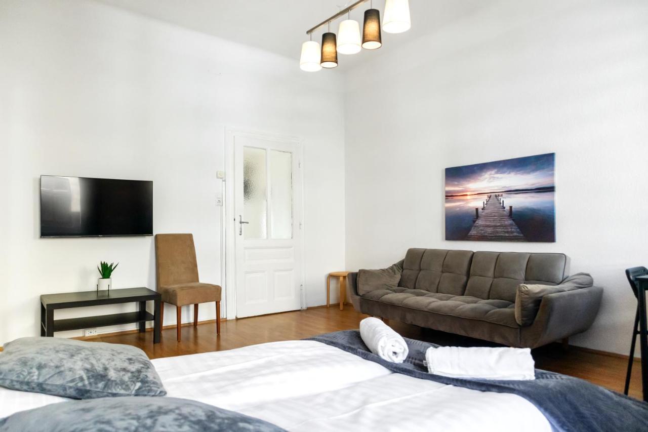 Beautiful 2Br Aptartment 12 Minutes To Downtown Vienna Exterior photo
