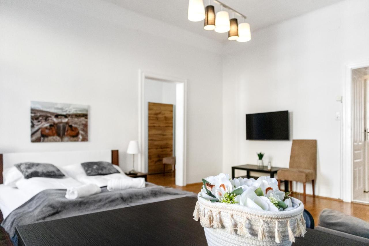 Beautiful 2Br Aptartment 12 Minutes To Downtown Vienna Exterior photo